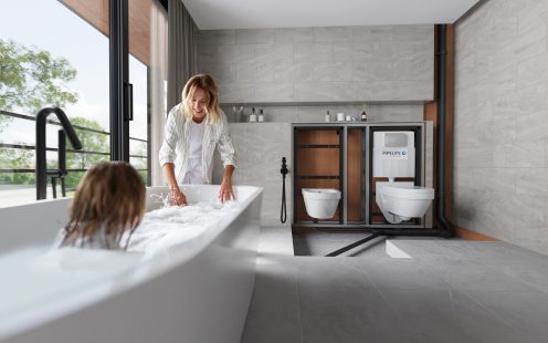 Pipelife Soil and Waste Key visual bathroom mom splashing water with kid in bathtub
